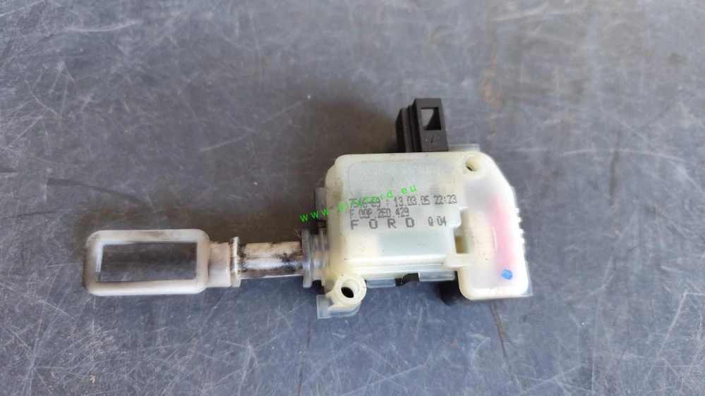 servo pohon zámku 5. dveří Mondeo III