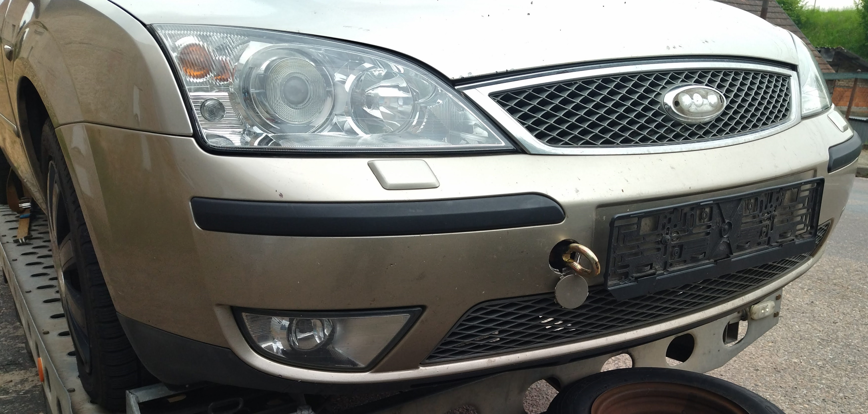 nárazník přední Mondeo III FL 03-07