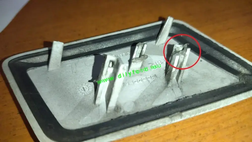 LP krytka ostřikovače světel Mondeo III