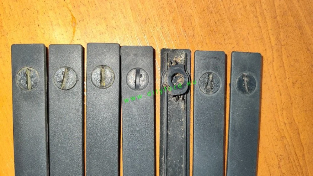 krytka střešní lišty Focus II 1339647