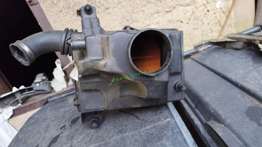 sání - airbox Focus II 1.6 Ti-VCT