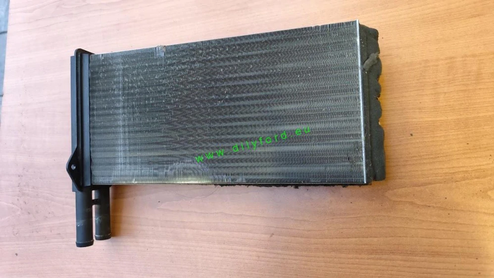 radiátor topení Escort