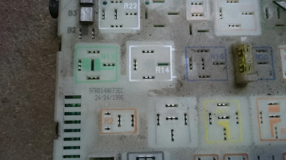 pojistkovka 97AG14A073EC