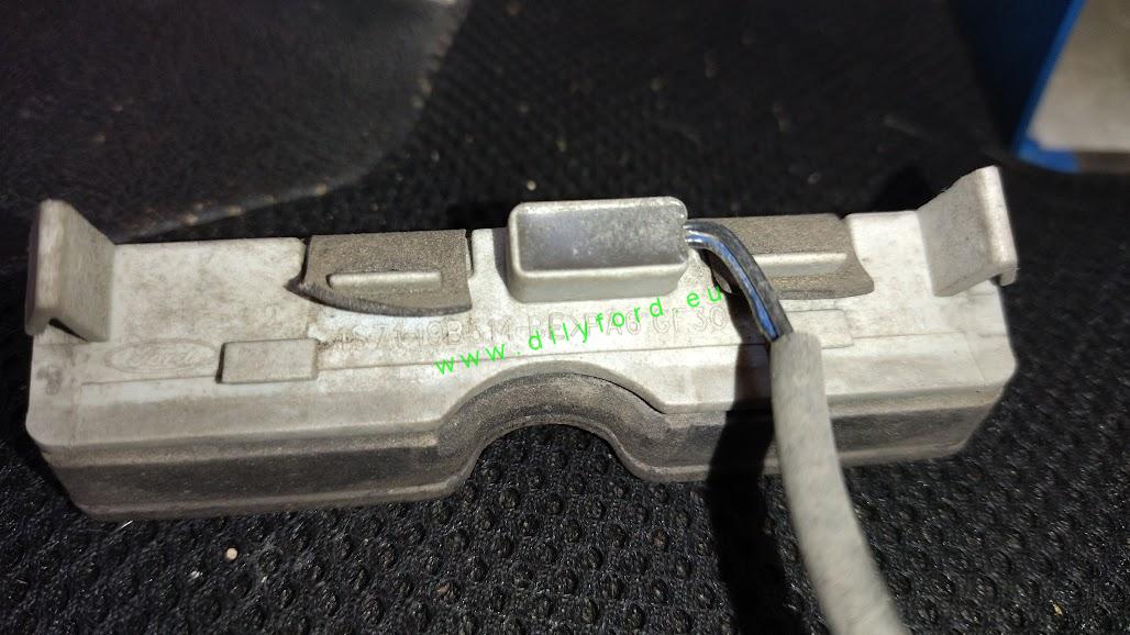 tlačítko kufru Mondeo III kombi  1S71-19B514-BE