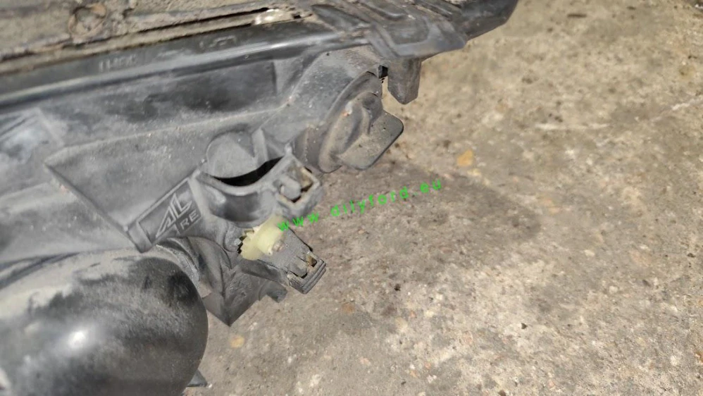 PP světlo Mondeo Mk3 (01-07)