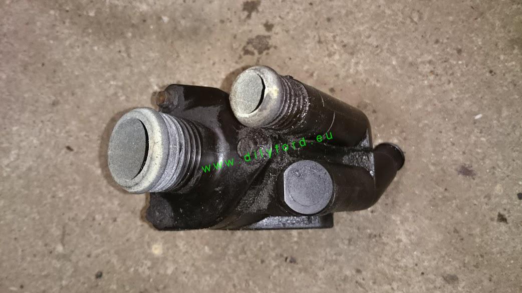 pouzdro termostatu Focus MkI 1.8i