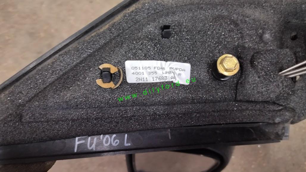 zrcátko L Fusion 2006