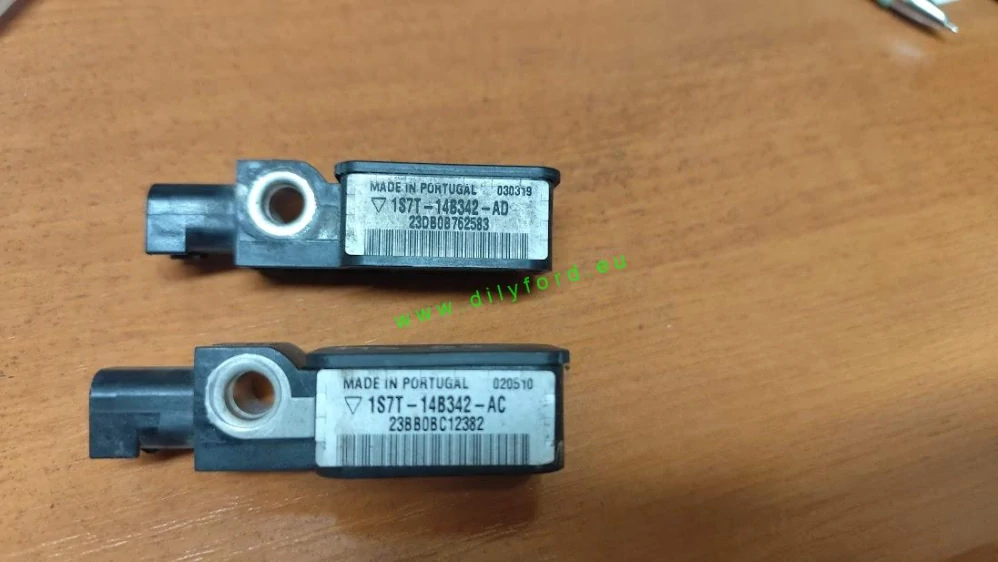 čidlo nárazu Mondeo III