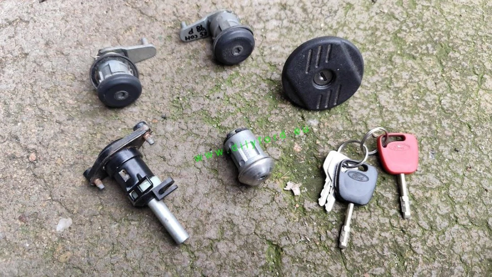 řídící jednotka motoru 1.6i Escort DARK