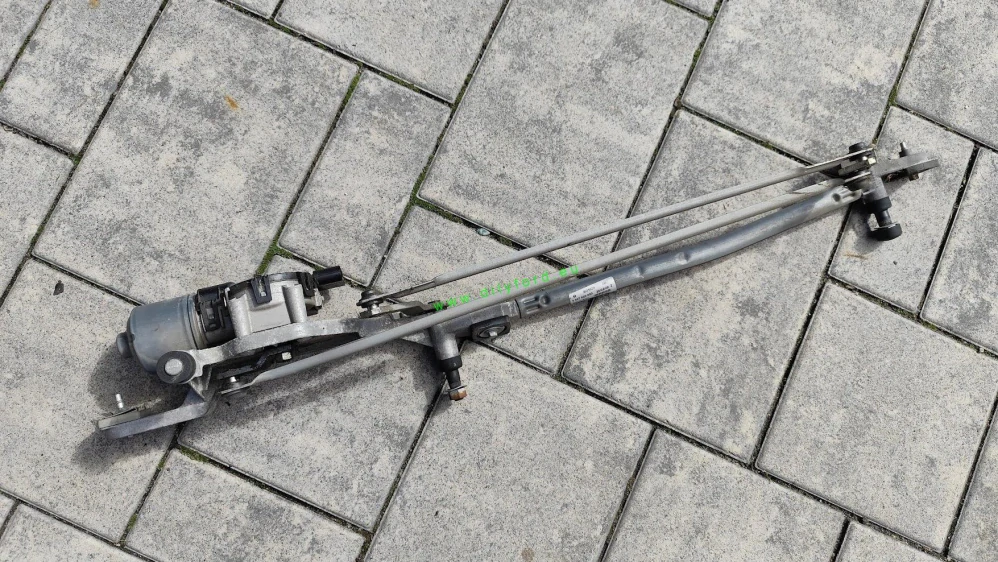 motorek + táhla stěračů Focus II 04-11