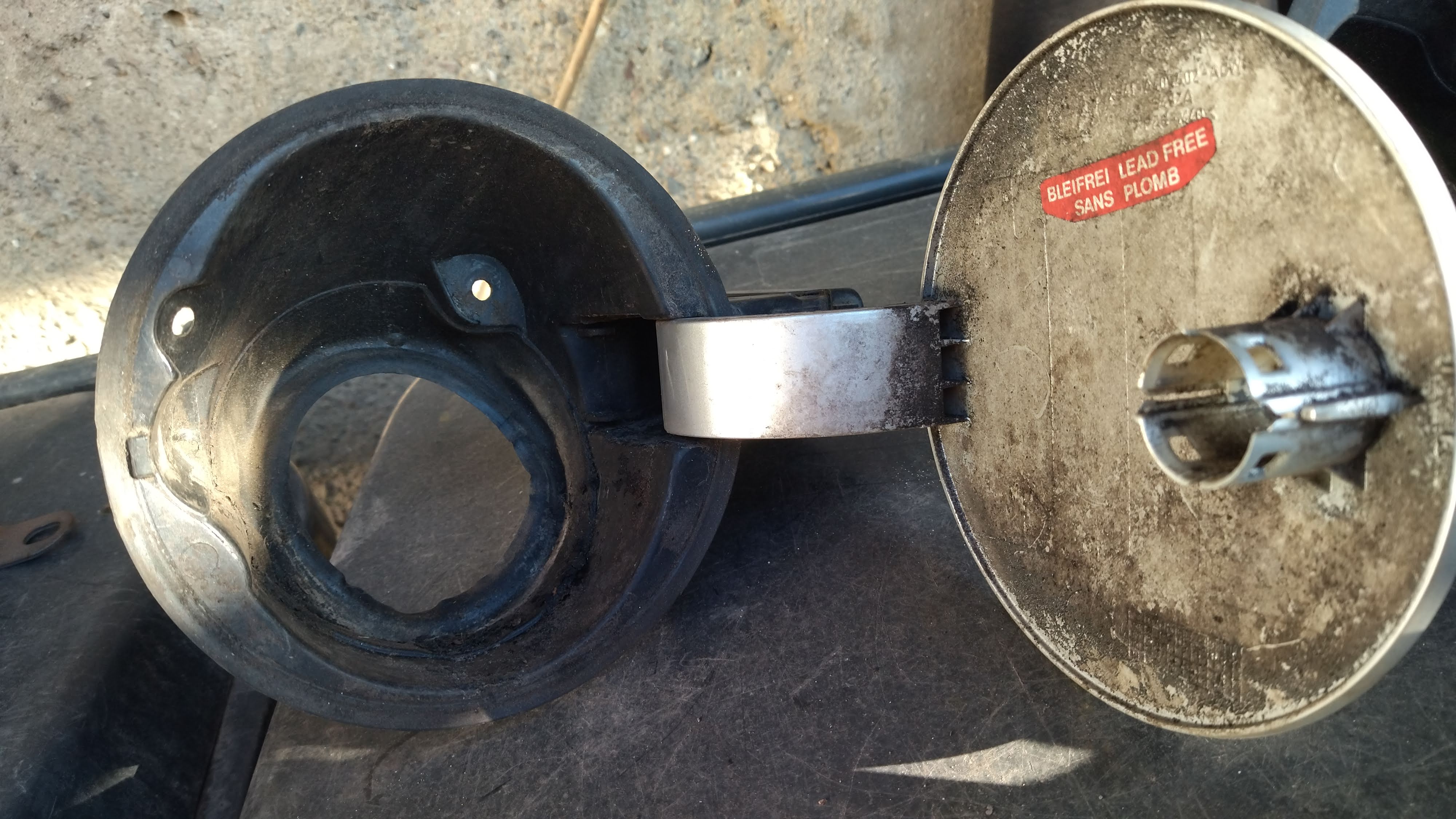 dvířka hrdla nádrže Focus I