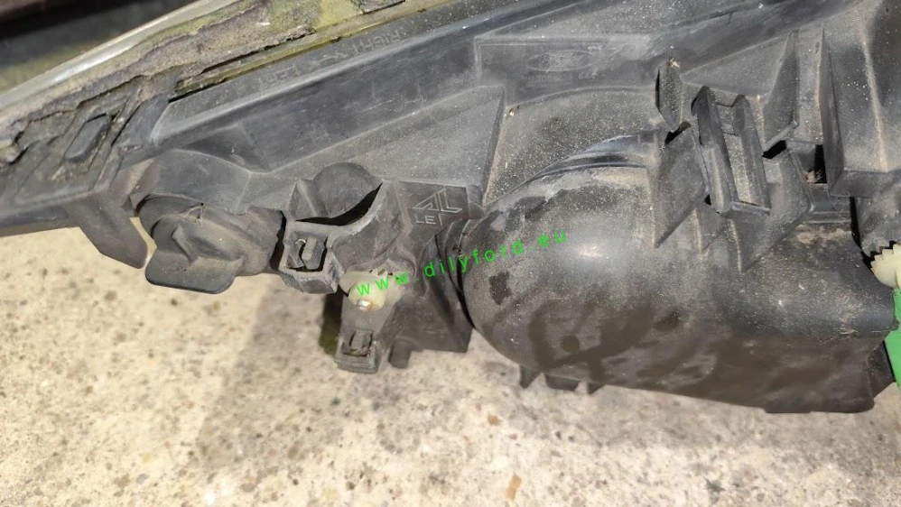 LP světlo Mondeo Mk3 (01-07)