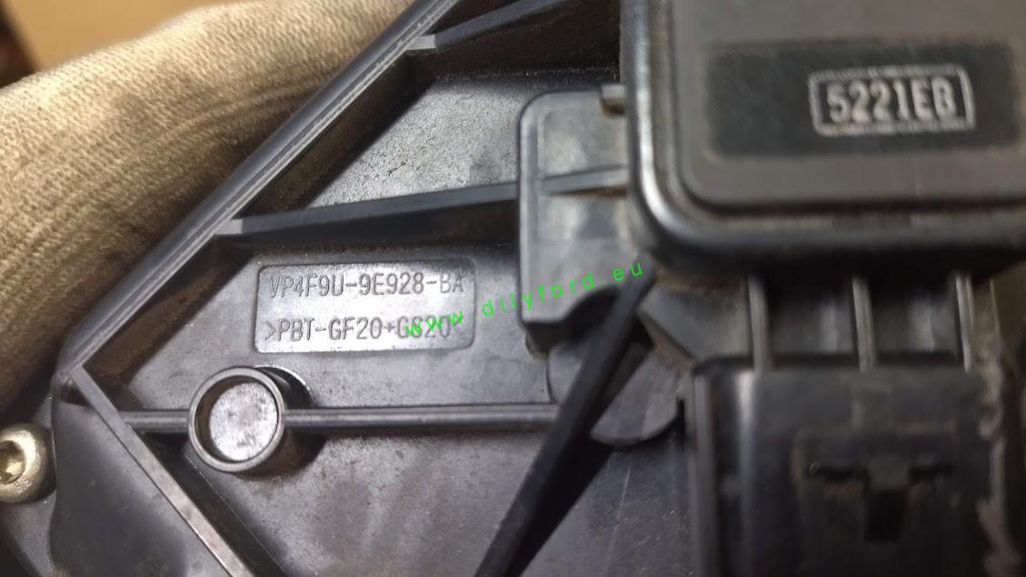 škrtící klapka VP2S6U-9E927-F