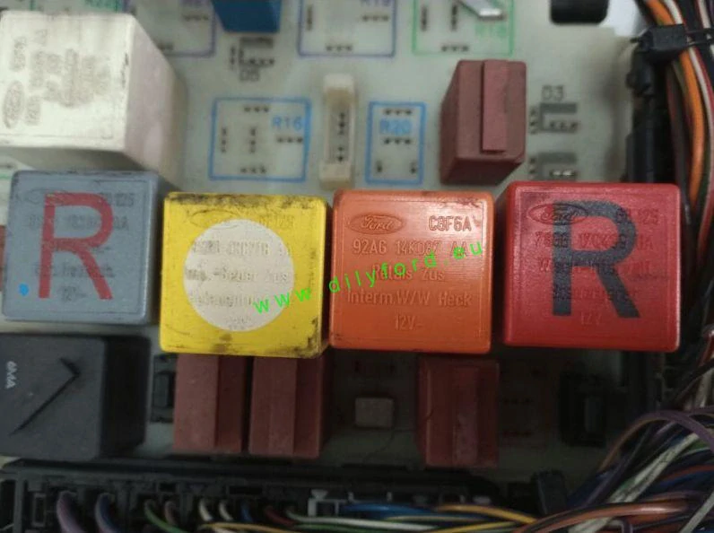 pojistkovka 96AG14A073EB