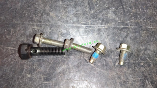 šroub mazání turba Mondeo MkIII 2.0 TDDI/TDCI